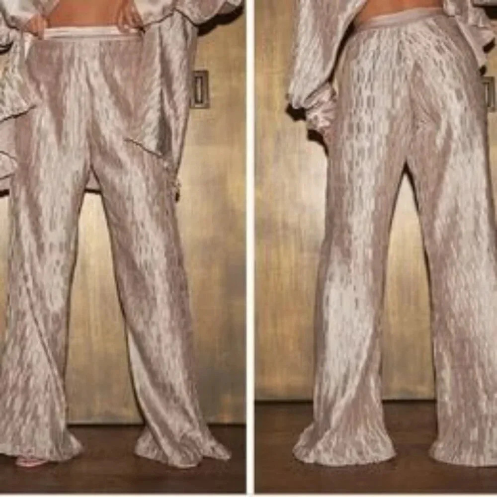 Pretty Little Thing Oatmeal shimmer Plisse Wide Leg Trousers size  2 #1033